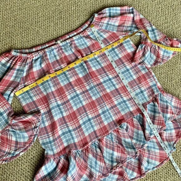 🟢3 items for $20 BEACH lunch lounge, cold shoulder top - Picture 3 of 5